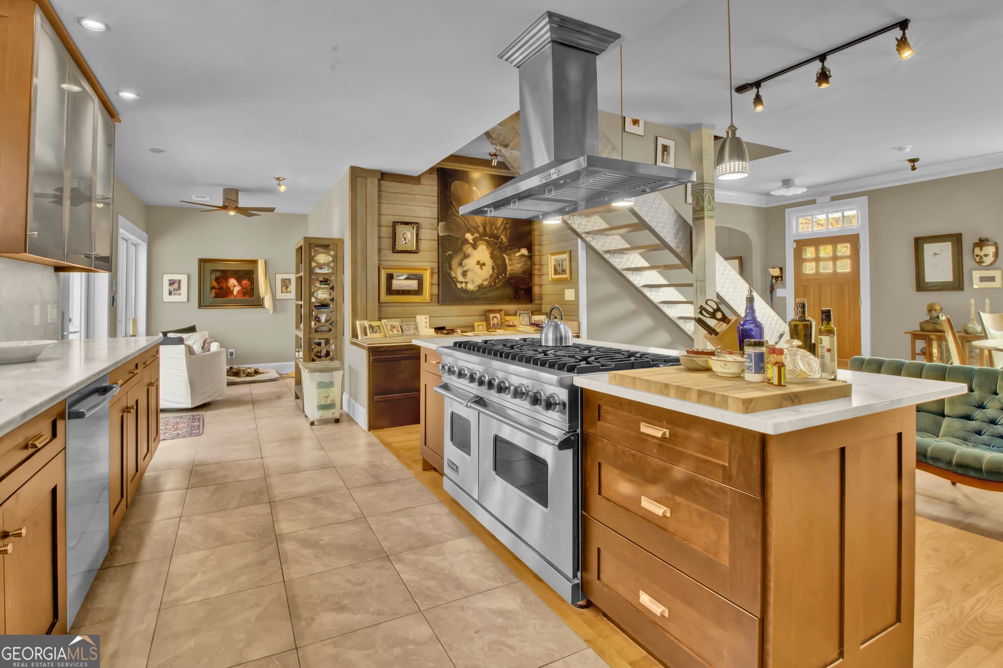 4 bedroom, 3.5 bathroom, 3,131 sq ft single family residence for sale at 2221 Highview Road, Atlanta, GA 30311 — photo 10