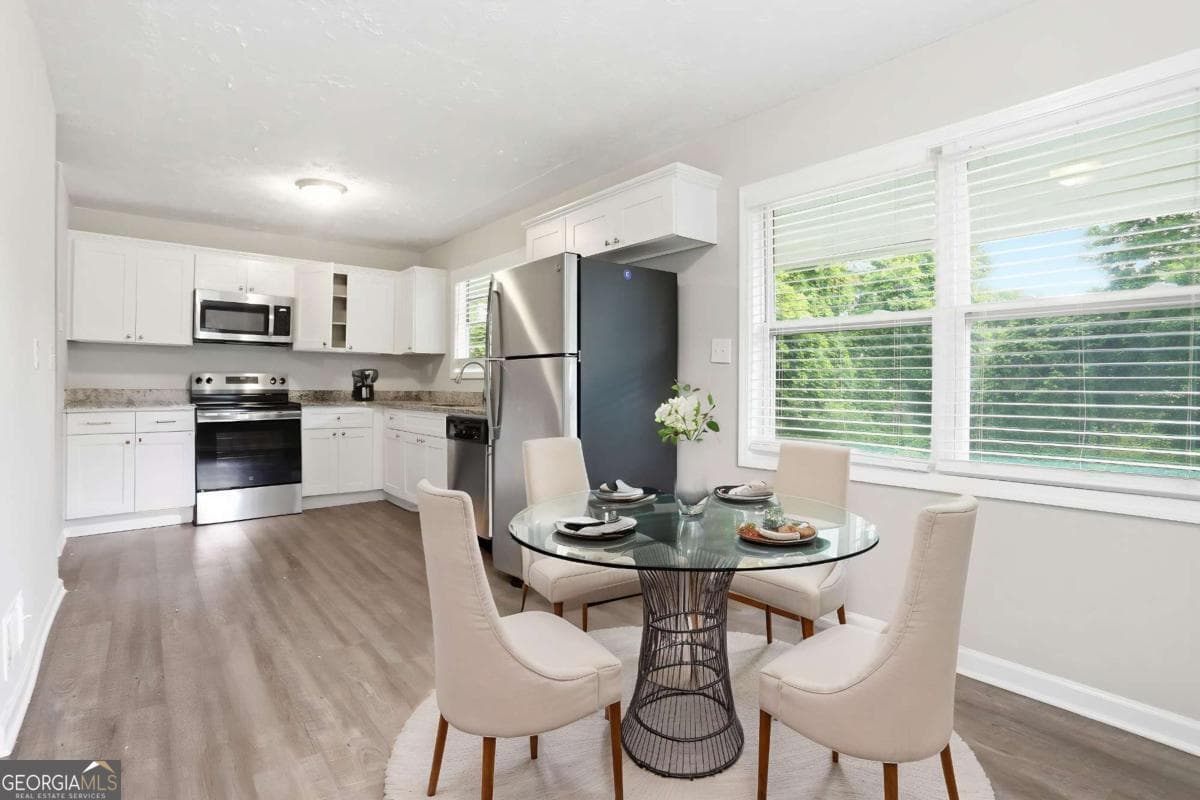 4 bedroom, 2.5 bathroom, 2,106 sq ft single family residence for sale at 2370 Tiffany Circle, Decatur, GA 30035 — photo 5