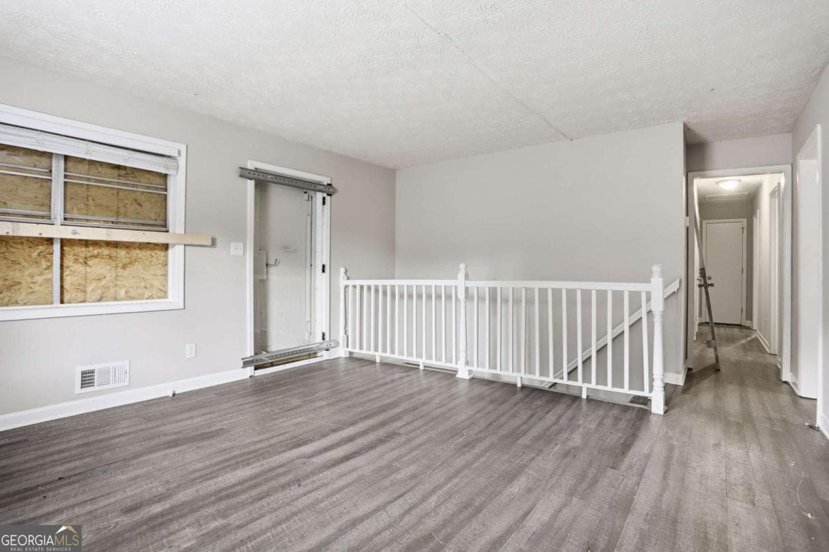 4 bedroom, 2.5 bathroom, 2,106 sq ft single family residence for sale at 2370 Tiffany Circle, Decatur, GA 30035 — photo 9
