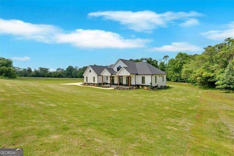 4 bedroom, 3.5 bathroom, 2,950 sq ft single family residence for sale at 300 Eminence Peak, Rydal, GA 30171 — photo 2