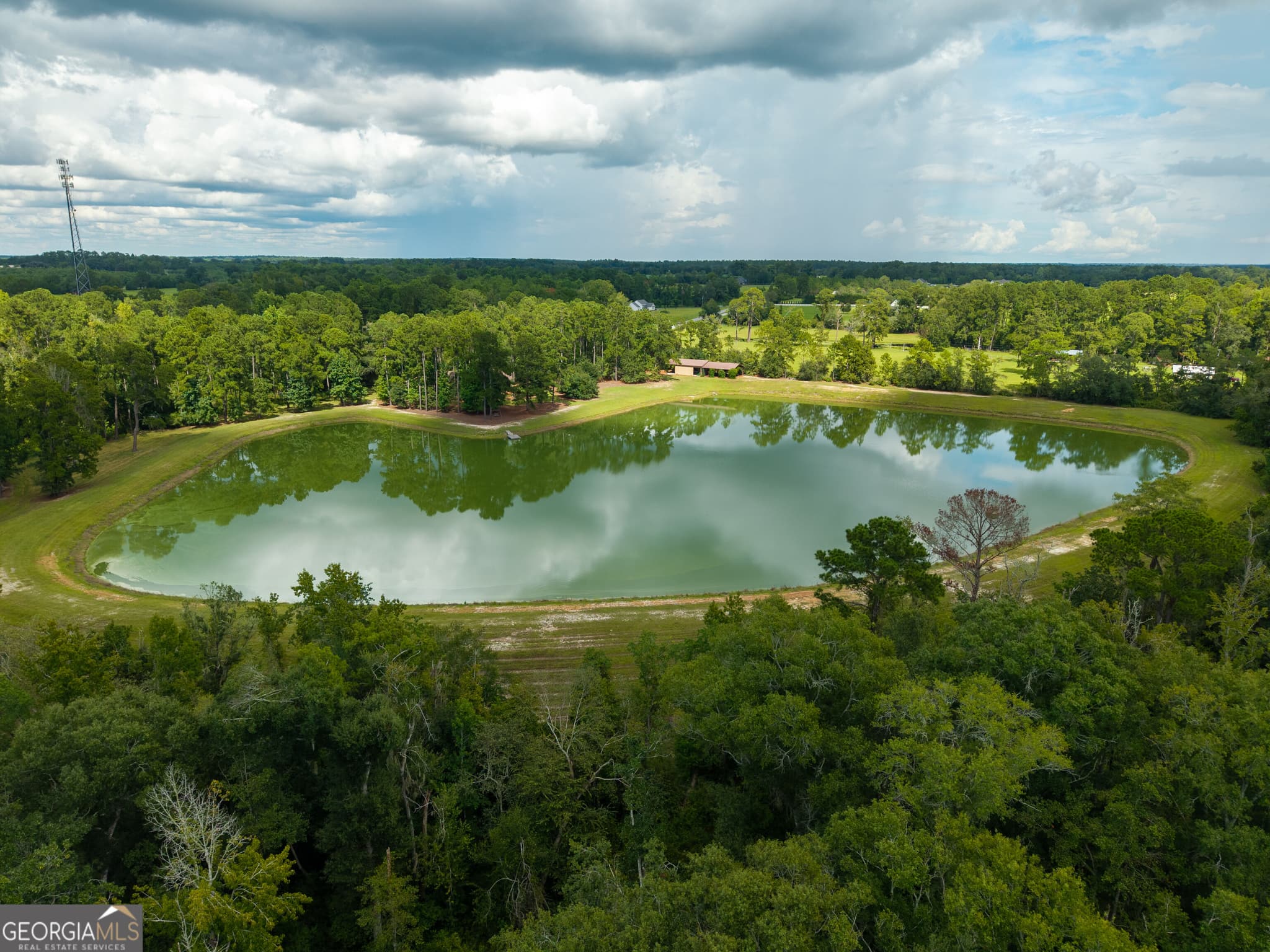2 bedroom, 2 bathroom, 1,876 sq ft single family residence for sale at 5450 Hambrick Road, Hahira, GA 31632