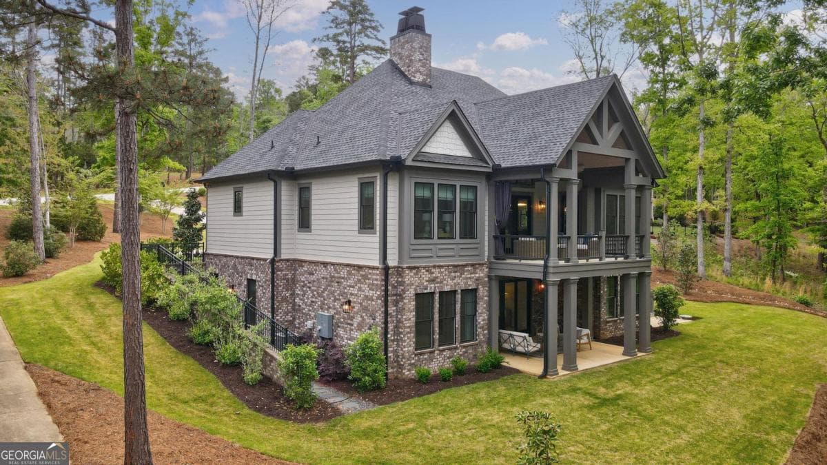 5 bedroom, 4.5 bathroom, 5,165 sq ft single family residence under contract at 1080 Jones Bluff Court, Greensboro, GA 30642 — photo 2