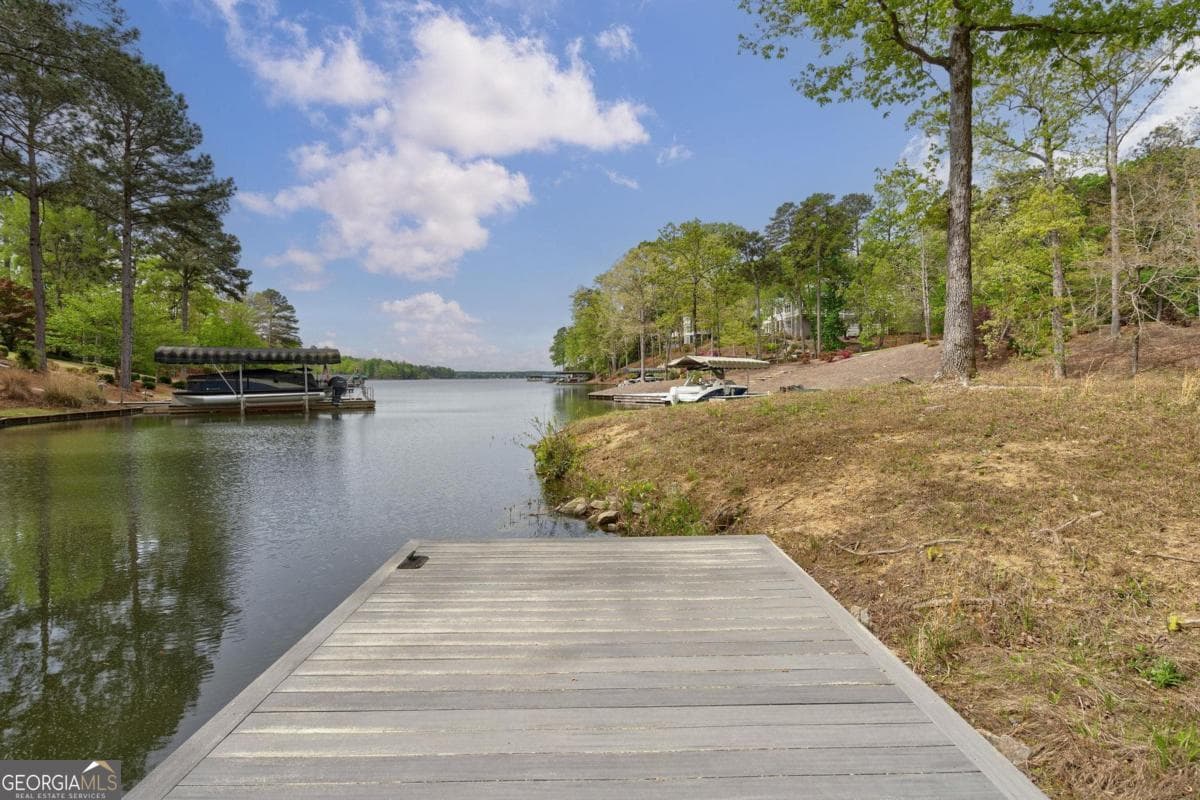 5 bedroom, 4.5 bathroom, 5,165 sq ft single family residence under contract at 1080 Jones Bluff Court, Greensboro, GA 30642 — photo 3