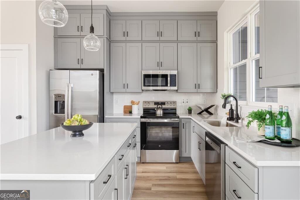 2 bedroom, 2.5 bathroom, 1,361 sq ft townhouse for sale at 1123 Knight Walk, Atlanta, GA 30318 — photo 7