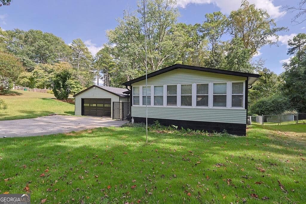 2 bedroom, 1.5 bathroom, 2,960 sq ft single family residence for sale at 3029 Flamingo Drive, Decatur, GA 30033 — photo 3