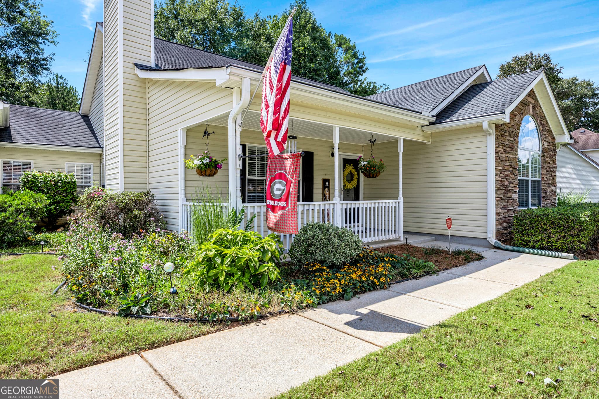 3 bedroom, 2 bathroom, 1,978 sq ft single family residence for sale at 440 Berkshire Drive, Covington, GA 30016 — photo 2