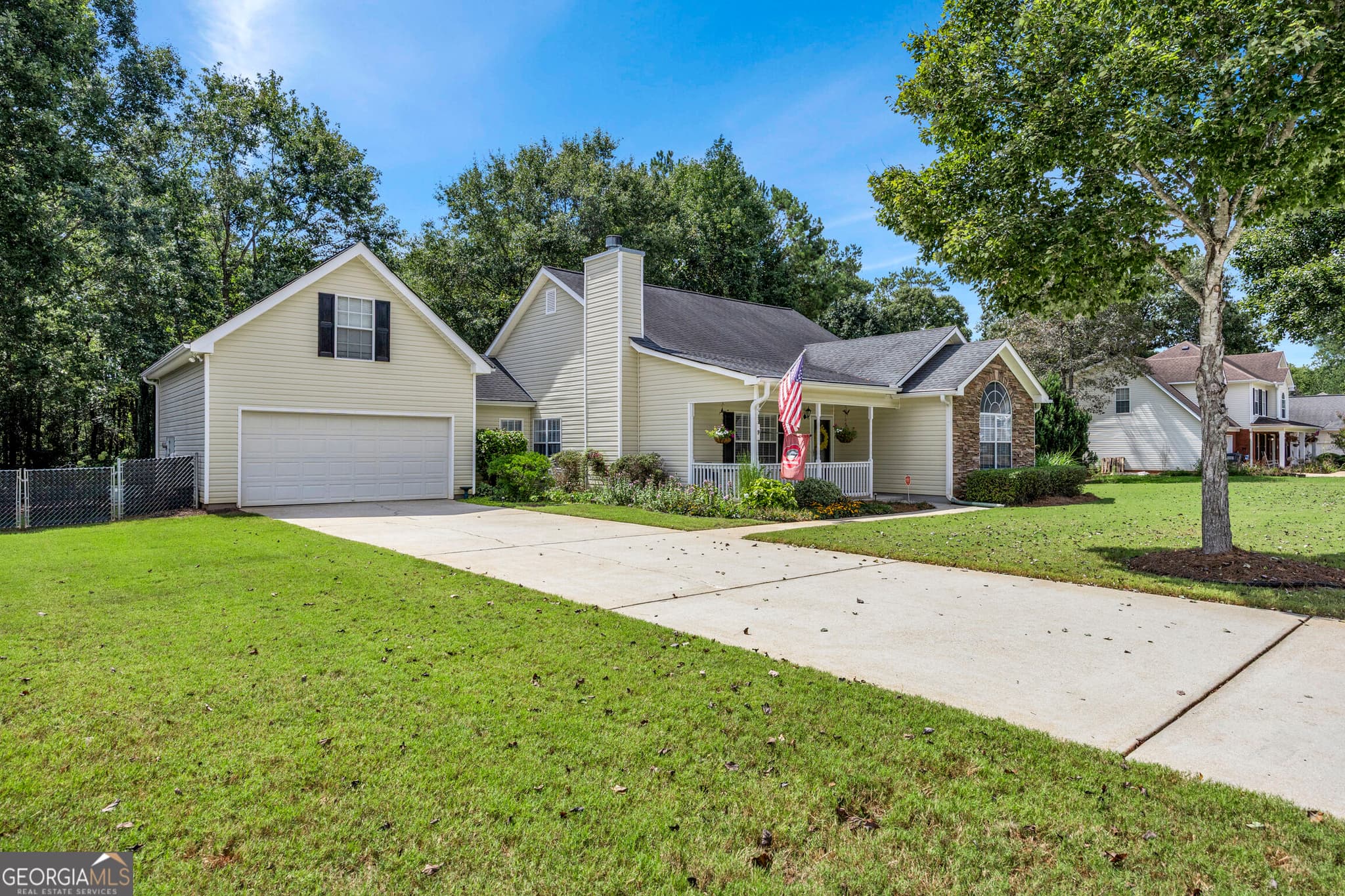 3 bedroom, 2 bathroom, 1,978 sq ft single family residence for sale at 440 Berkshire Drive, Covington, GA 30016 — photo 4