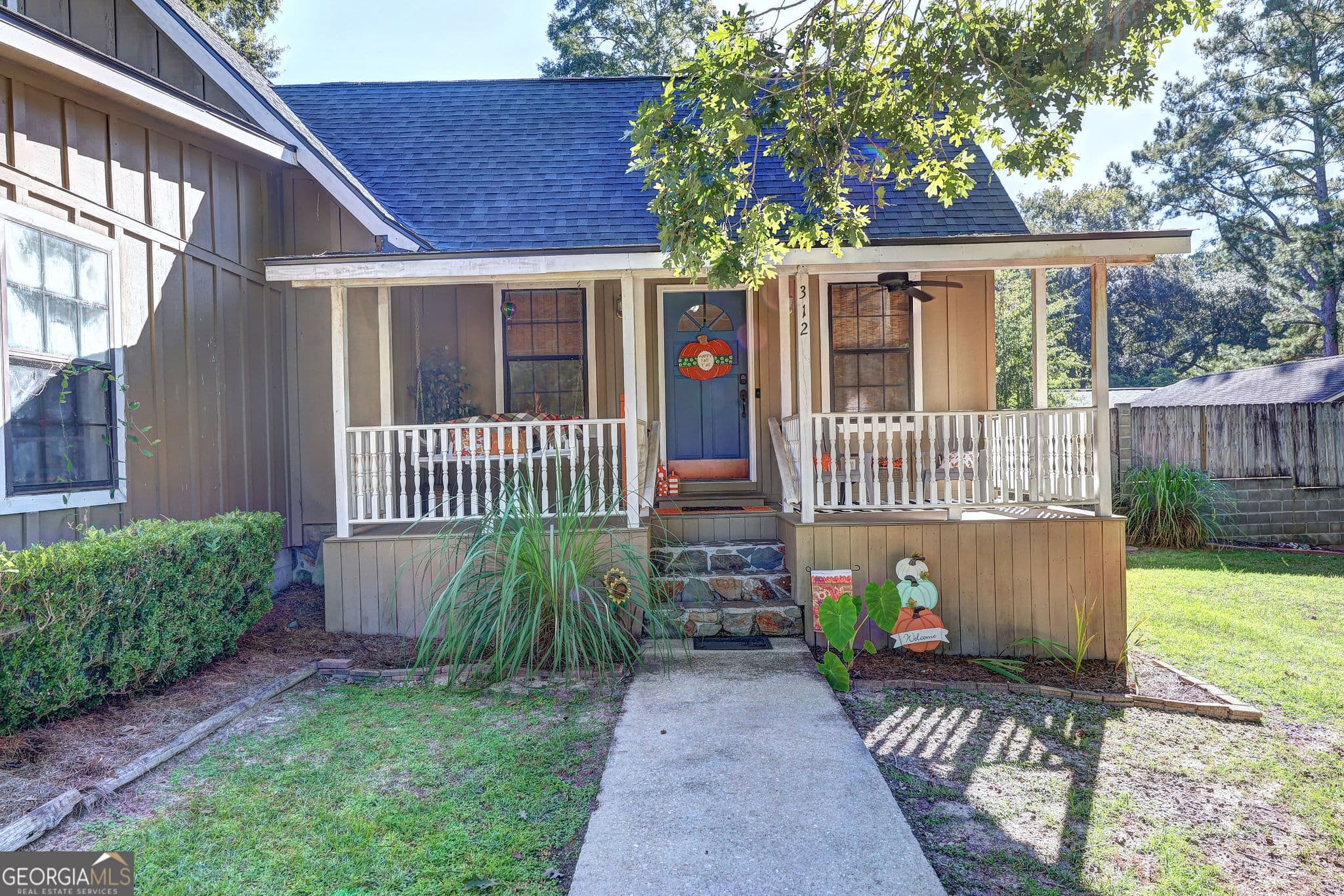 3 bedroom, 2 bathroom, 1,782 sq ft single family residence for sale at 312 Dechene Drive, Thomasville, GA 31757 — photo 2