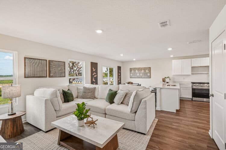 5 bedroom, 3 bathroom, 2,180 sq ft single family residence for sale at 228 Landing Boulevard, Kingsland, GA 31548 — photo 9