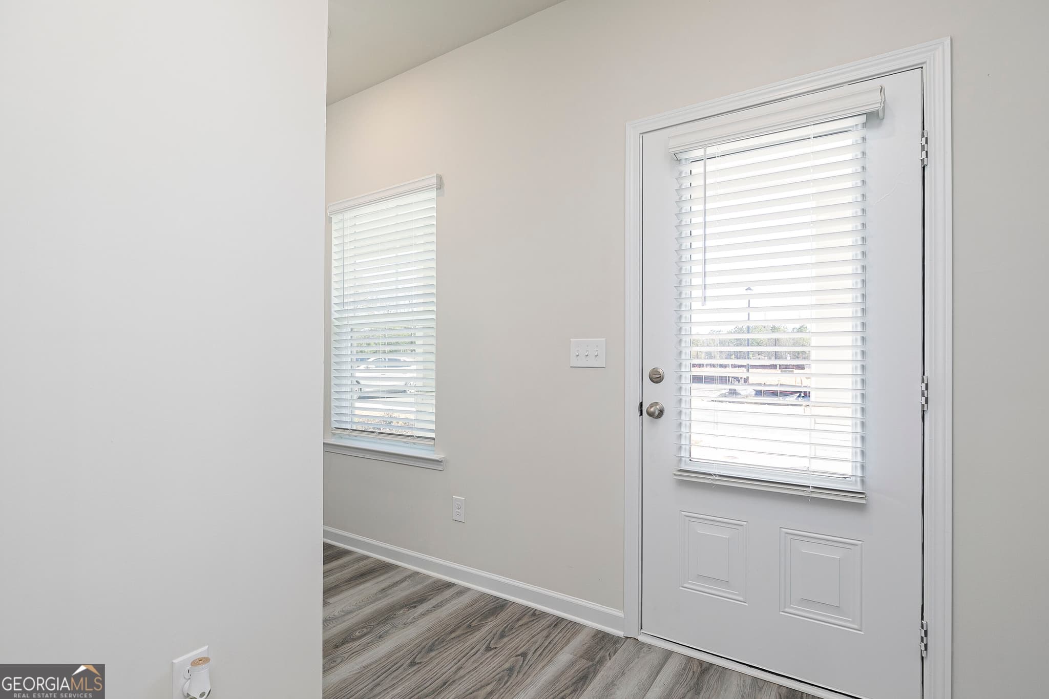 3 bedroom, 2.5 bathroom, 1,461 sq ft townhouse for sale at 218 Rooker Drive, Lagrange, GA 30241 — photo 2