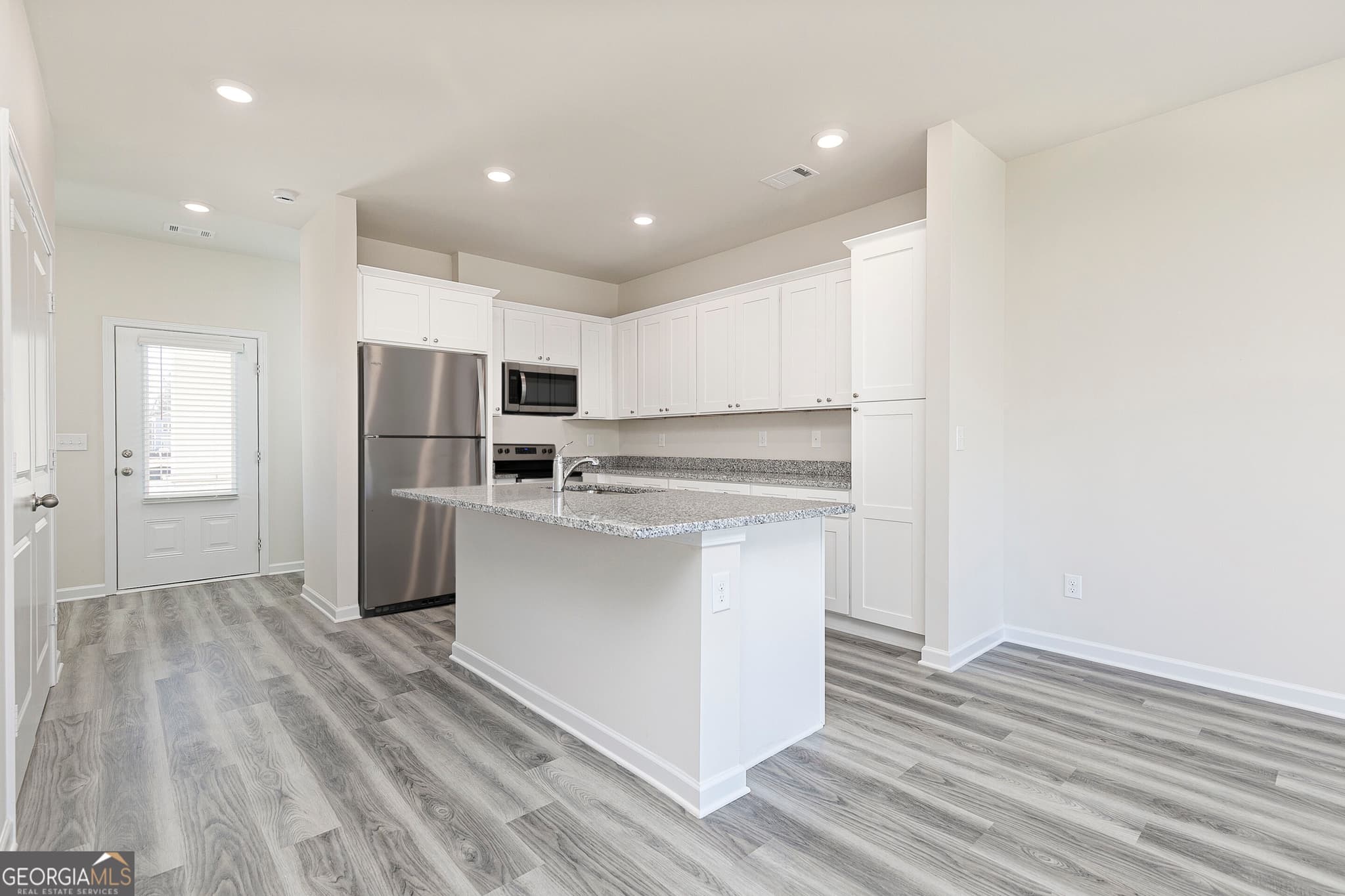 3 bedroom, 2.5 bathroom, 1,461 sq ft townhouse for sale at 218 Rooker Drive, Lagrange, GA 30241 — photo 6