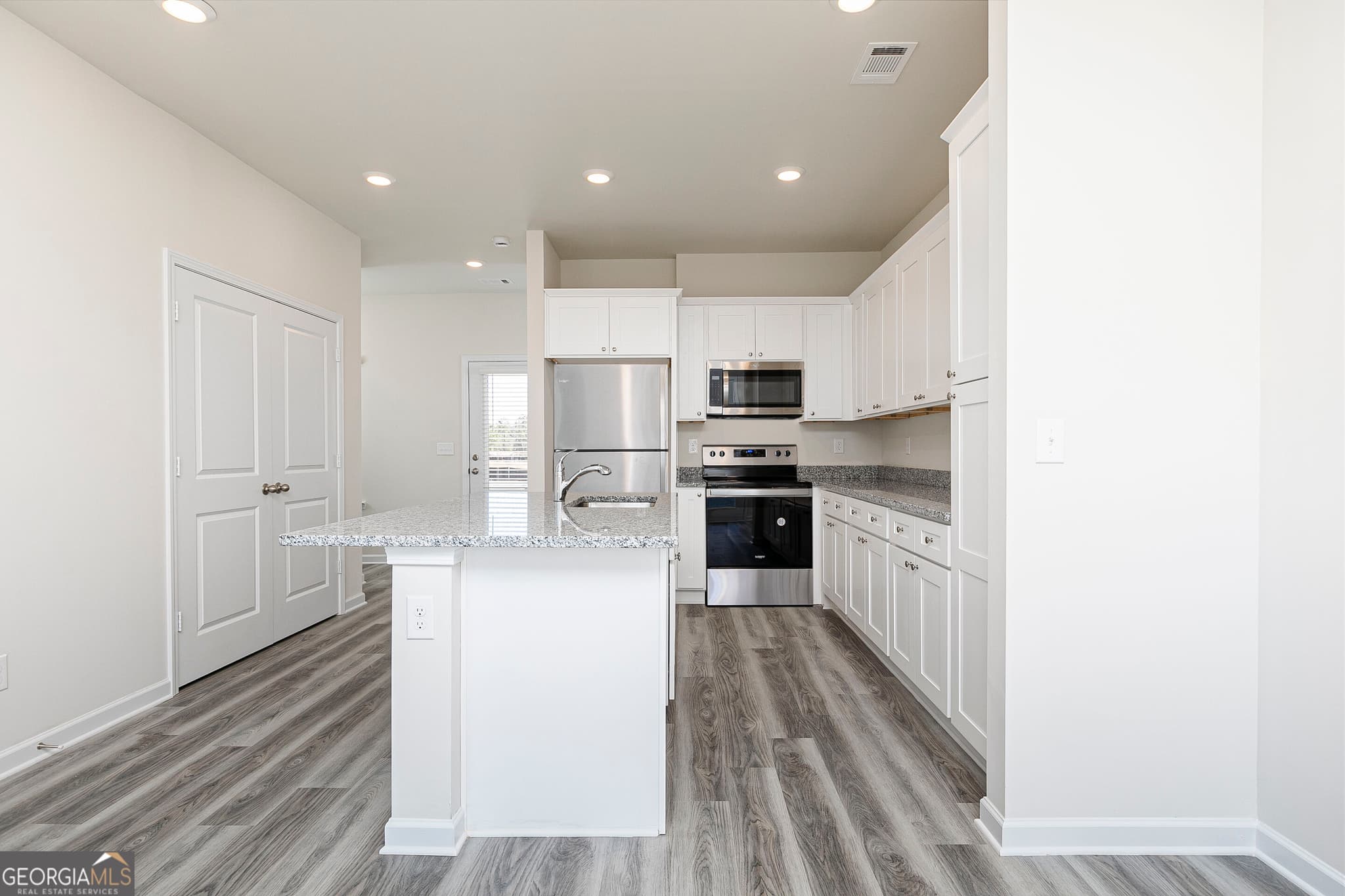 3 bedroom, 2.5 bathroom, 1,461 sq ft townhouse for sale at 218 Rooker Drive, Lagrange, GA 30241 — photo 7