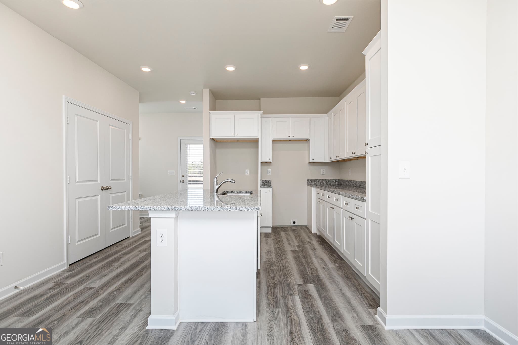 3 bedroom, 2.5 bathroom, 1,461 sq ft townhouse for sale at 218 Rooker Drive, Lagrange, GA 30241 — photo 5