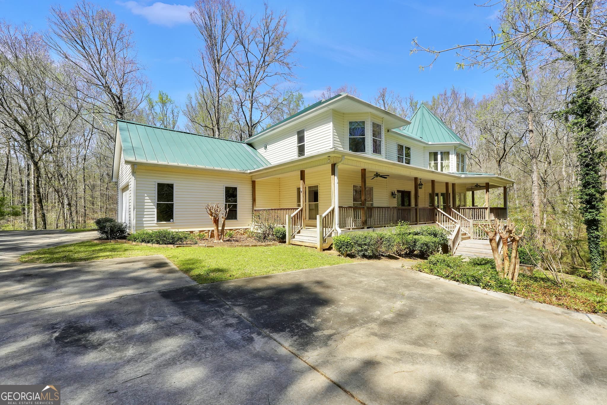 4 bedroom, 4 bathroom, 3,759 sq ft single family residence for sale at 404 Blue Store Road, Forsyth, GA 31029 — photo 2