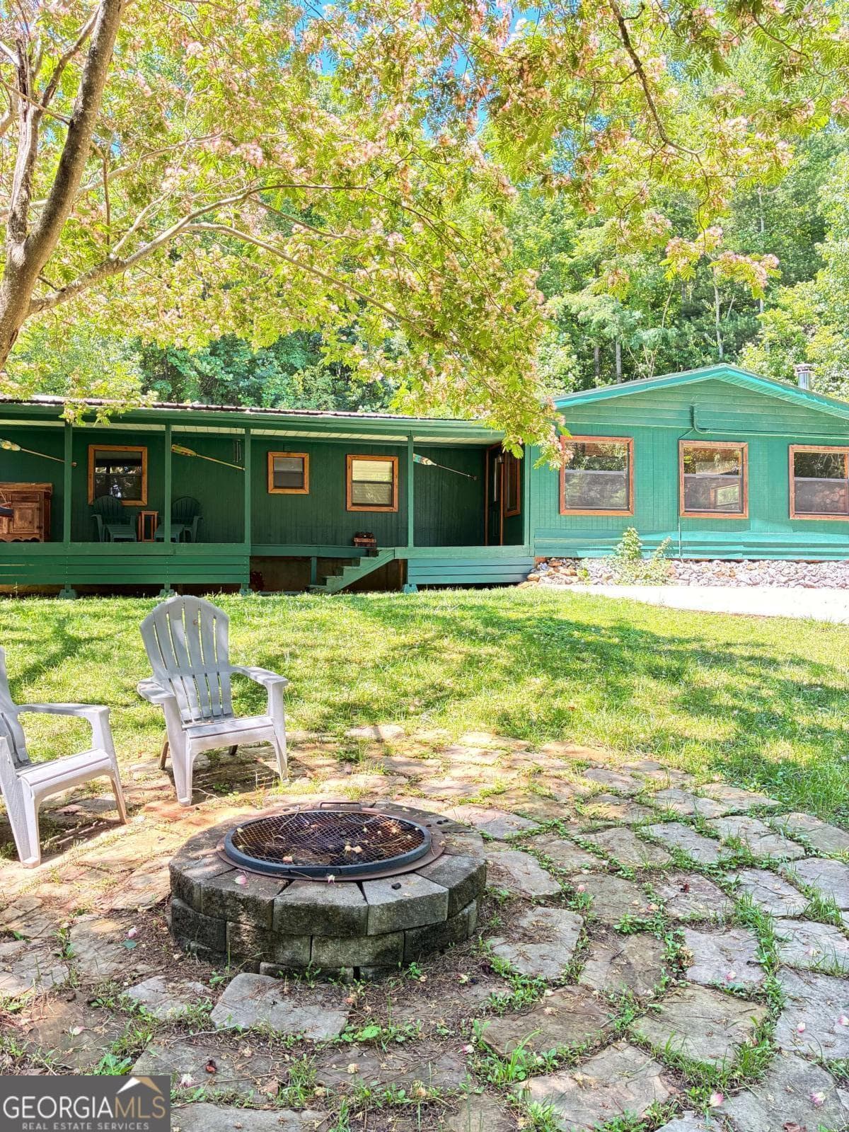 3 bedroom, 2 bathroom cabin,single family residence for sale at 521 Sunnyside Road, Hiawassee, GA 30546 — photo 2
