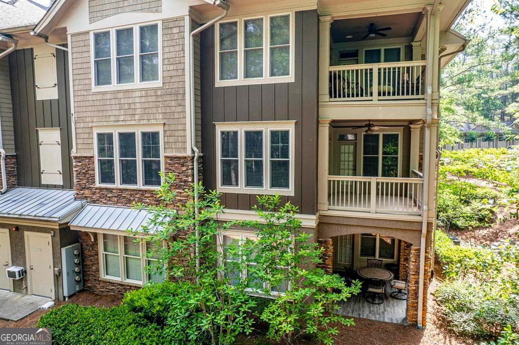 2 bedroom, 3 bathroom, 1,521 sq ft condominium for sale at 1020C Tailwater, Greensboro, GA 30642 — photo 2