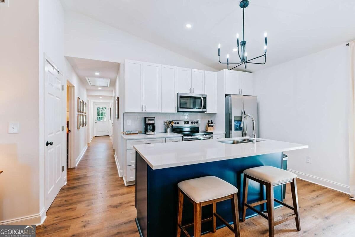 3 bedroom, 2 bathroom, 1,208 sq ft single family residence for sale at 824 Lexington Carlton Road, Lexington, GA 30648 — photo 2