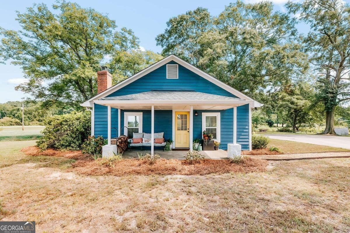 3 bedroom, 2 bathroom, 1,208 sq ft single family residence for sale at 824 Lexington Carlton Road, Lexington, GA 30648