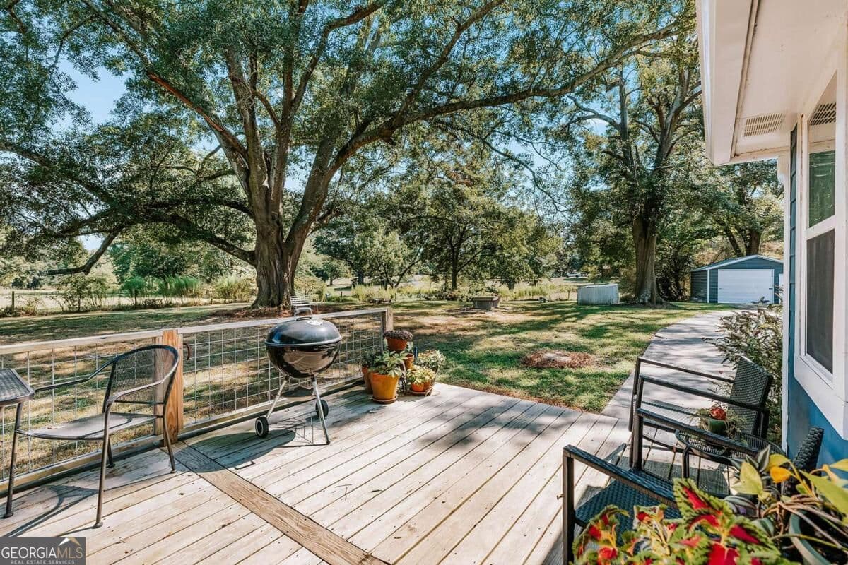 3 bedroom, 2 bathroom, 1,208 sq ft single family residence for sale at 824 Lexington Carlton Road, Lexington, GA 30648 — photo 4