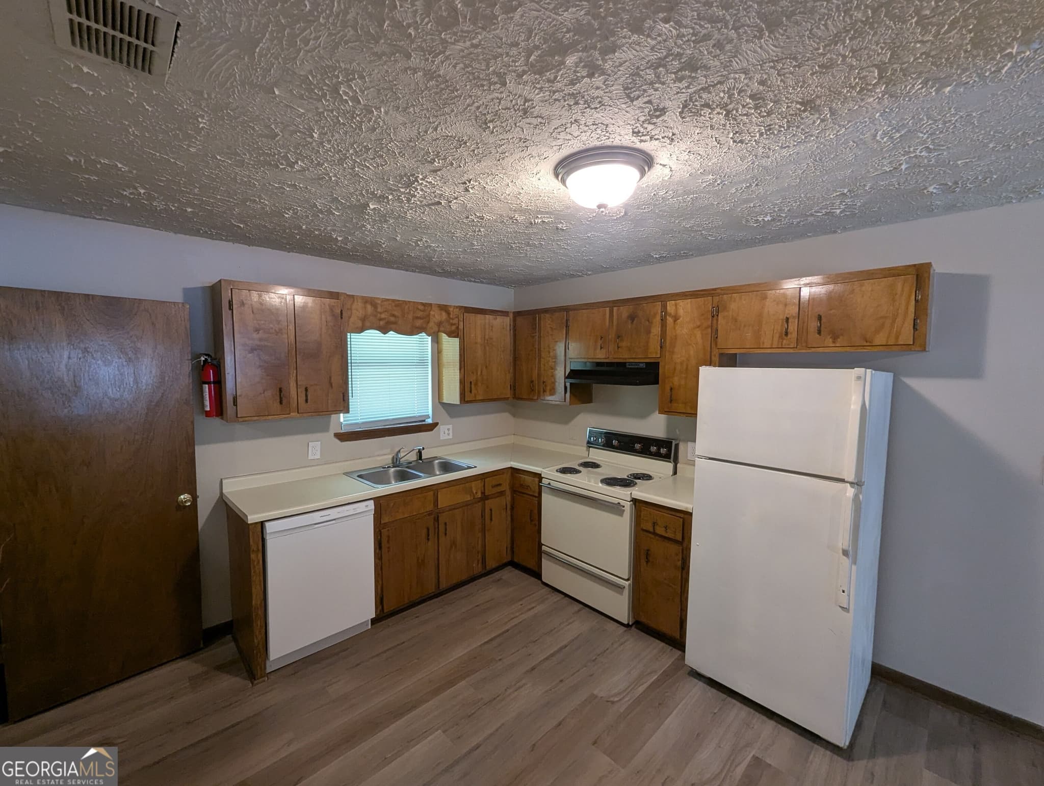 2 bedroom, 1 bathroom, 881 sq ft duplex for rent at 120 Cooper Springs Court, Athens, GA 30605 for $1,100 a month — photo 1 of 1