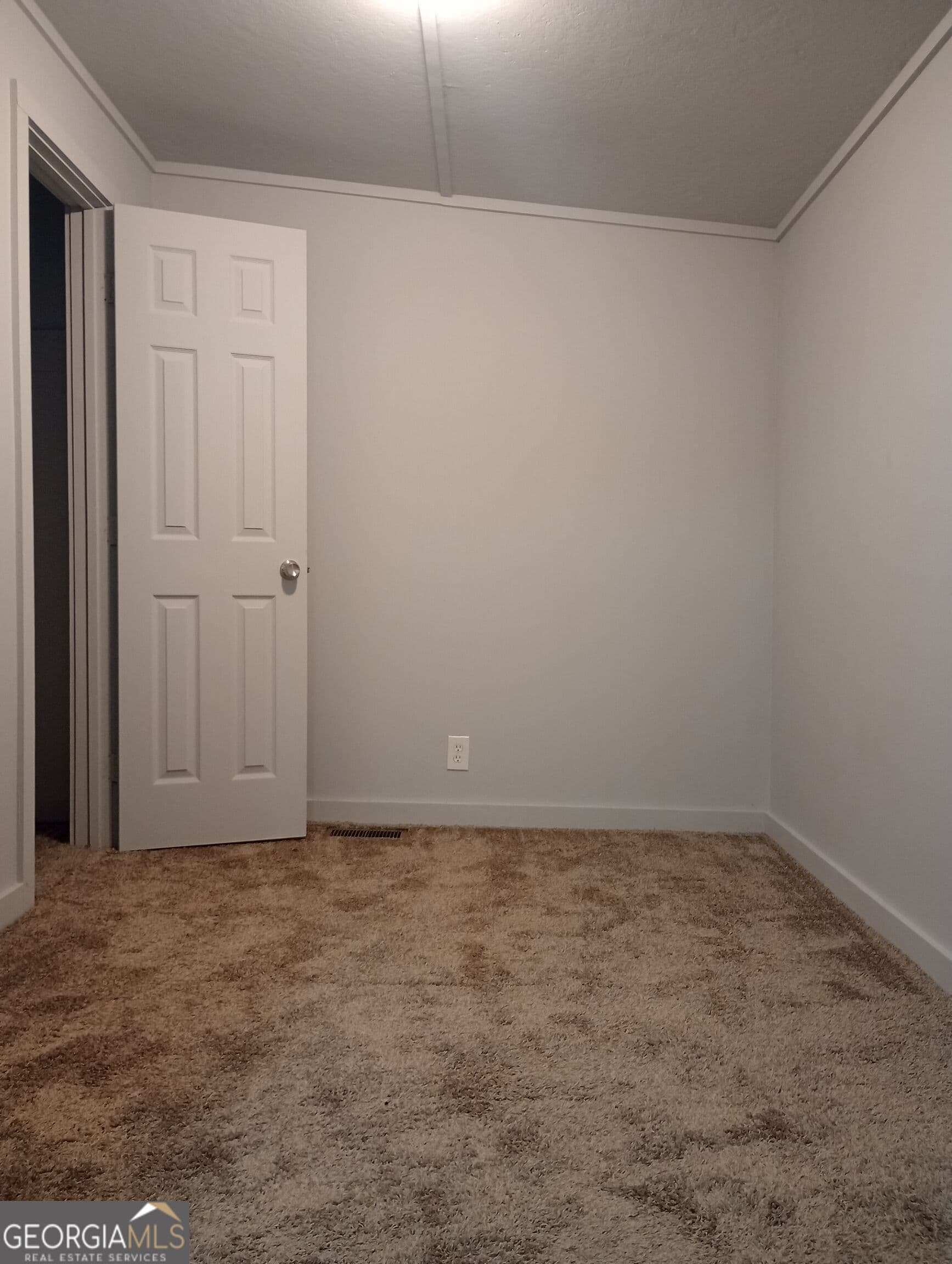 3 bedroom, 1 bathroom, 1,220 sq ft single family residence for rent at 914 Greenville Street, Lagrange, GA 30241 for $1,200 a month — photo 3