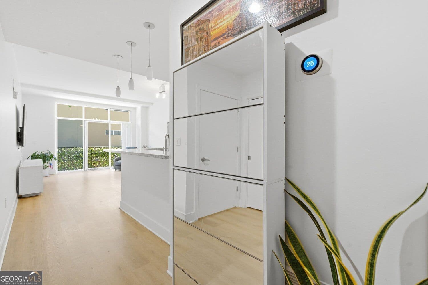 2 bedroom, 2 bathroom, 932 sq ft condominium for sale at 171 Auburn Avenue 210, Atlanta, GA 30303 — photo 3