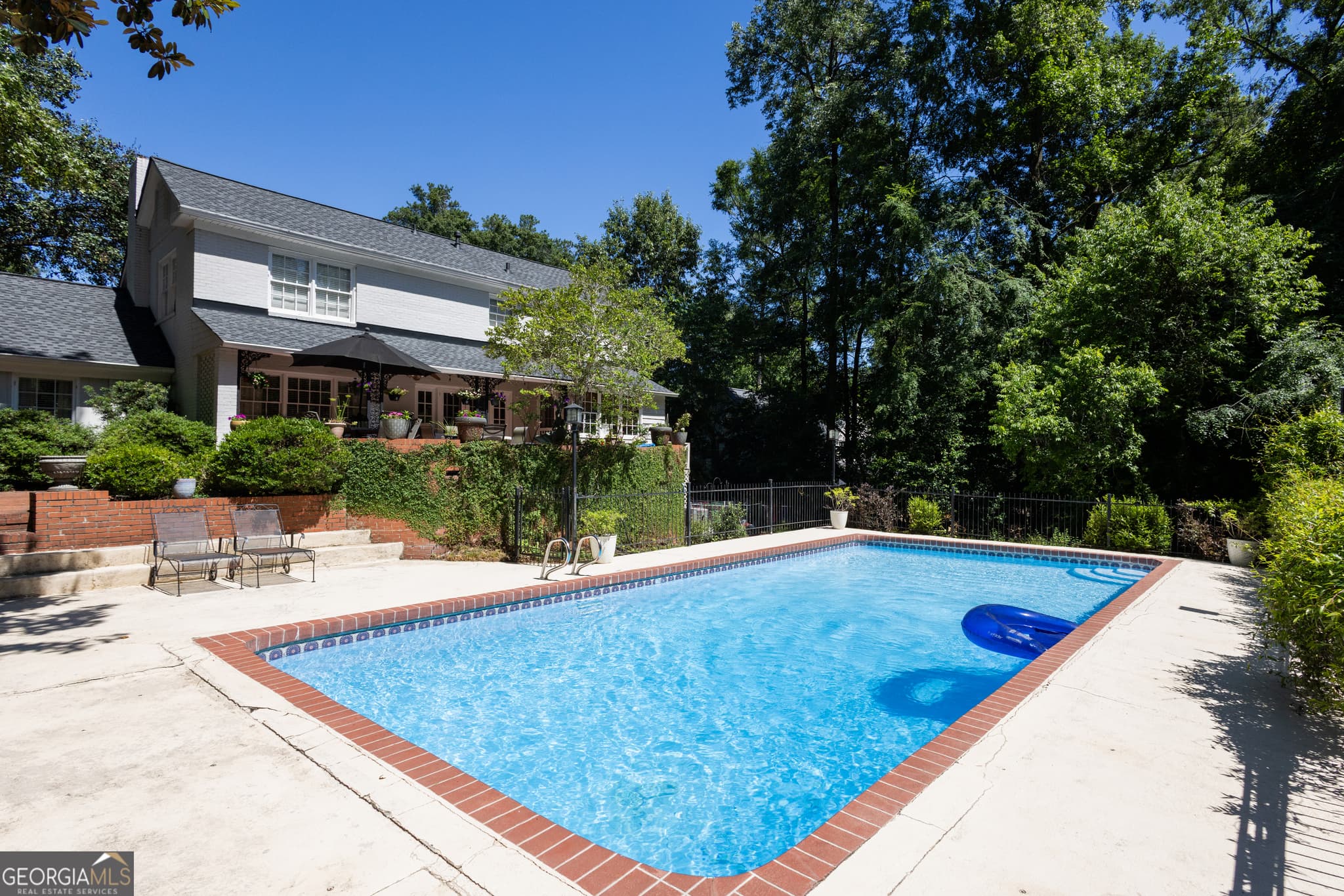 3 bedroom, 4 bathroom, 2,731 sq ft single family residence for sale at 1424 Waverland Drive, Macon, GA 31211