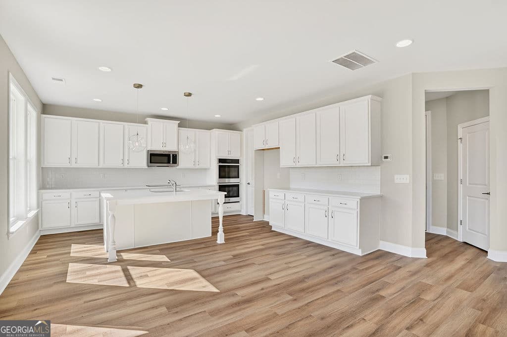 5 bedroom, 3.5 bathroom single family residence for sale at 140 Classic Overlook, Homer, GA 30547 — photo 9