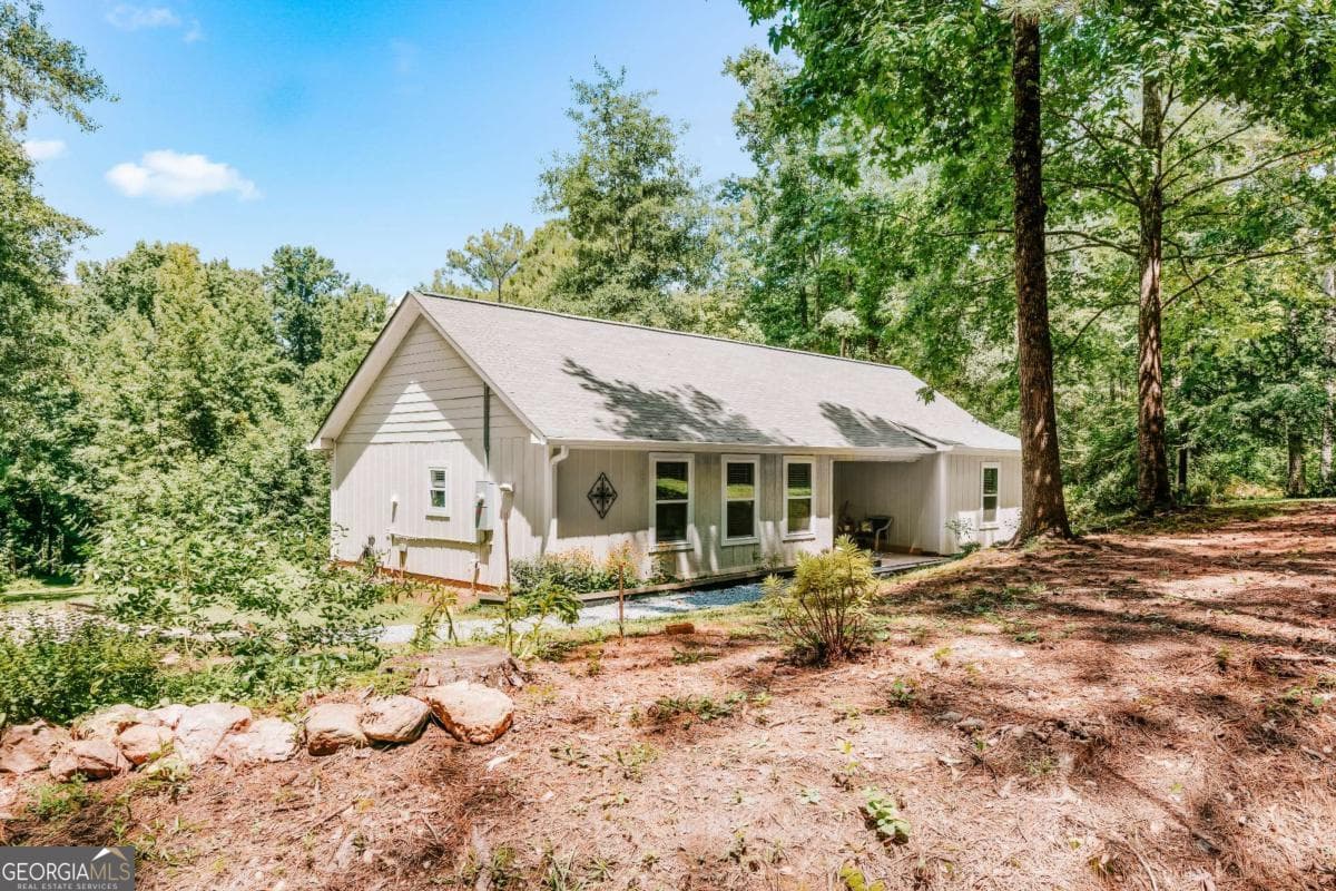 3 bedroom, 2 bathroom, 1,262 sq ft single family residence for sale at 72 Terry Dee Lane, Colbert, GA 30628 — photo 3