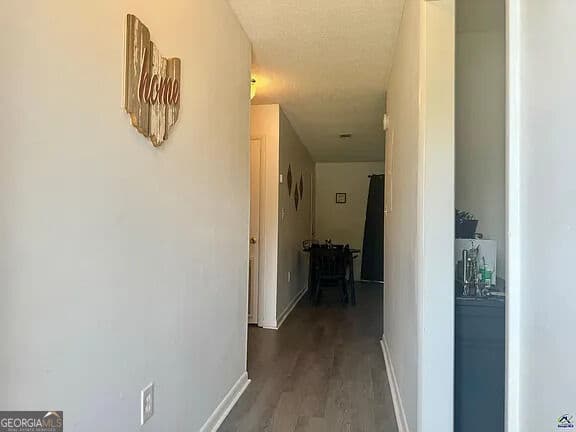 2 bedroom, 1 bathroom, 900 sq ft condominium for sale at 124 Stonehedge Drive, Warner Robins, GA 31088 — photo 2