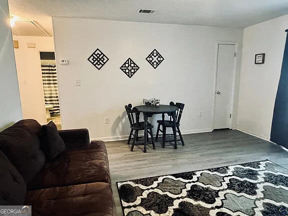 2 bedroom, 1 bathroom, 900 sq ft condominium for sale at 124 Stonehedge Drive, Warner Robins, GA 31088 — photo 9