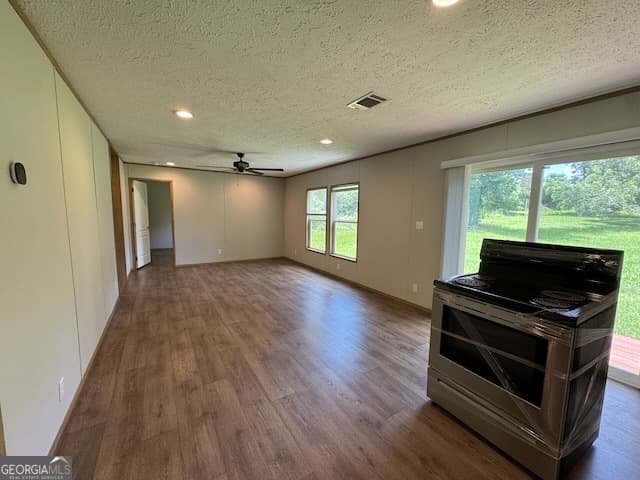 3 bedroom, 2 bathroom, 1,904 sq ft manufactured home,single family residence for sale at 2428 Gibson Road, Albany, GA 31705 — photo 10