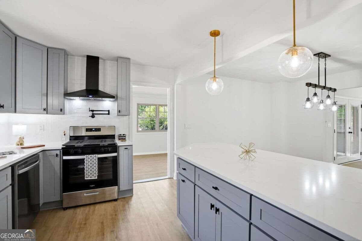 4 bedroom, 2 bathroom, 1,301 sq ft single family residence for sale at 2880 Sherwood Road, Smyrna, GA 30082 — photo 7