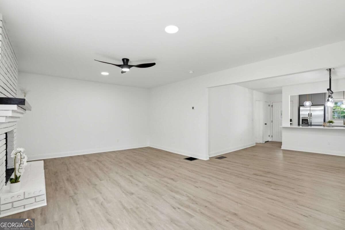 4 bedroom, 2 bathroom, 1,301 sq ft single family residence for sale at 2880 Sherwood Road, Smyrna, GA 30082 — photo 10
