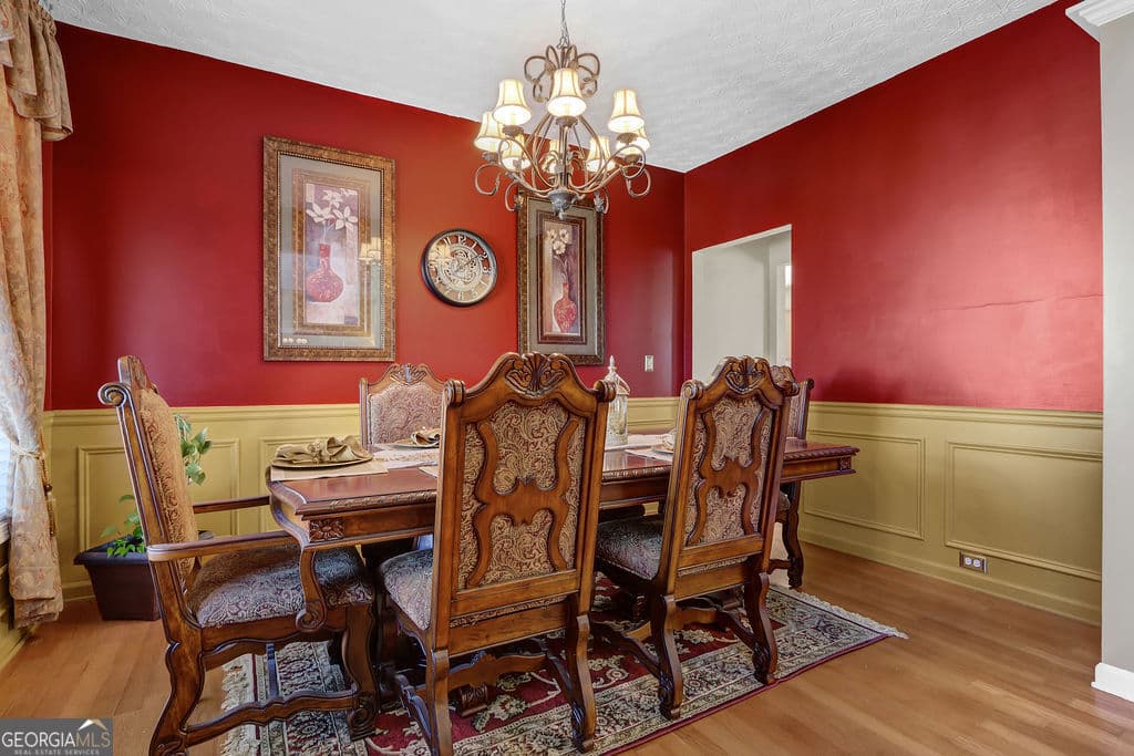 5 bedroom, 2.5 bathroom, 2,907 sq ft single family residence for sale at 2337 Longmont Drive, Lawrenceville, GA 30044 — photo 7
