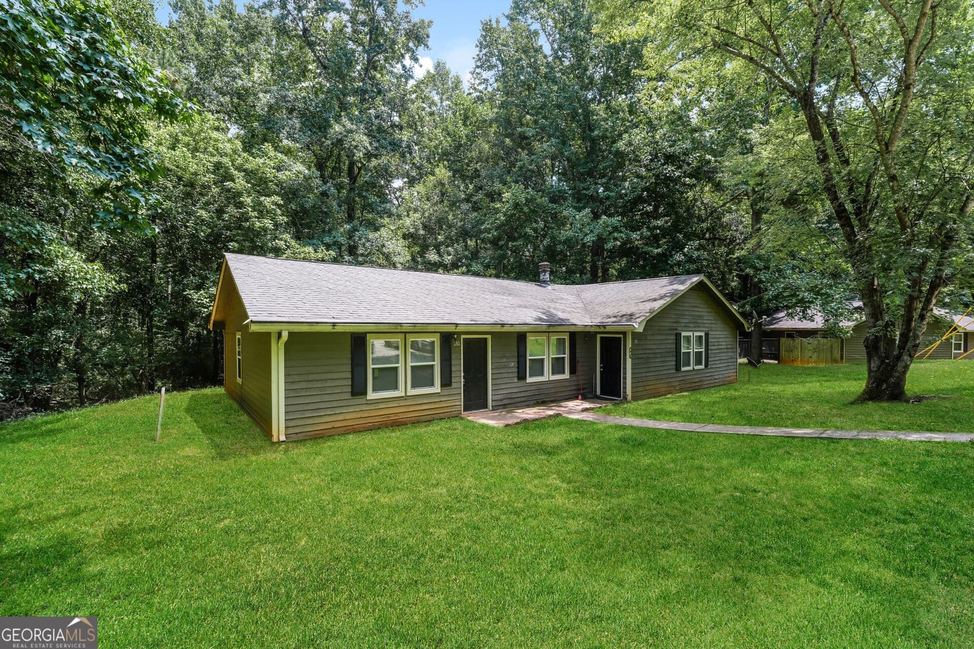 2 bedroom, 1 bathroom, 972 sq ft duplex for rent at 250 North Bluff Road, Athens, GA 30607 for $1,255 a month