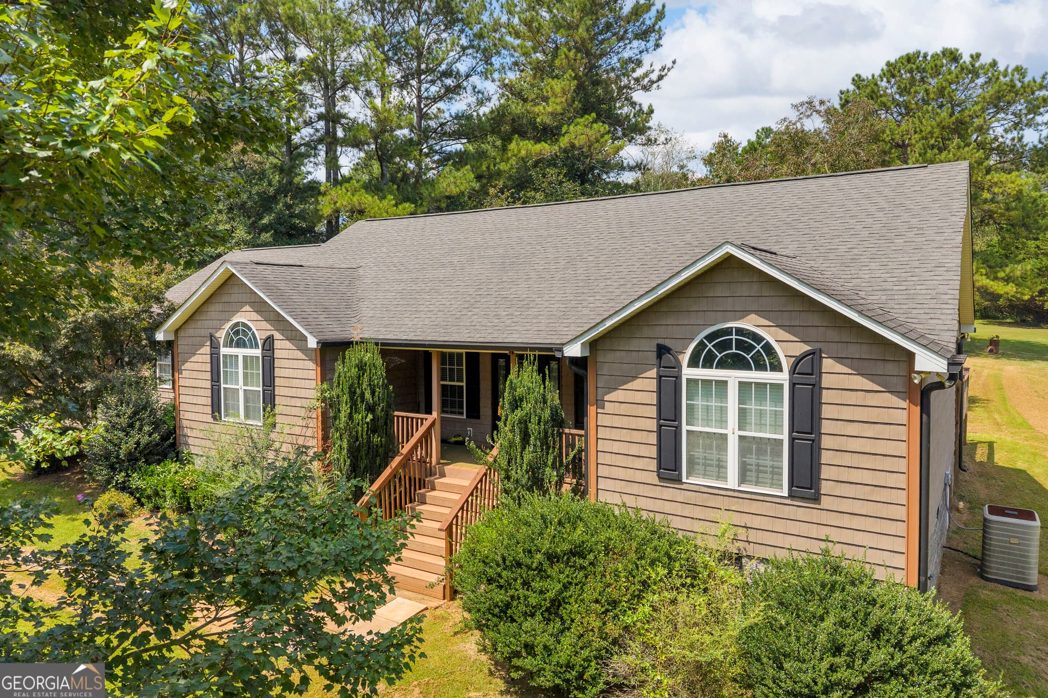 4 bedroom, 2 bathroom, 2,329 sq ft single family residence for sale at 131 Pine Oak Drive, Martin, GA 30557 — photo 2