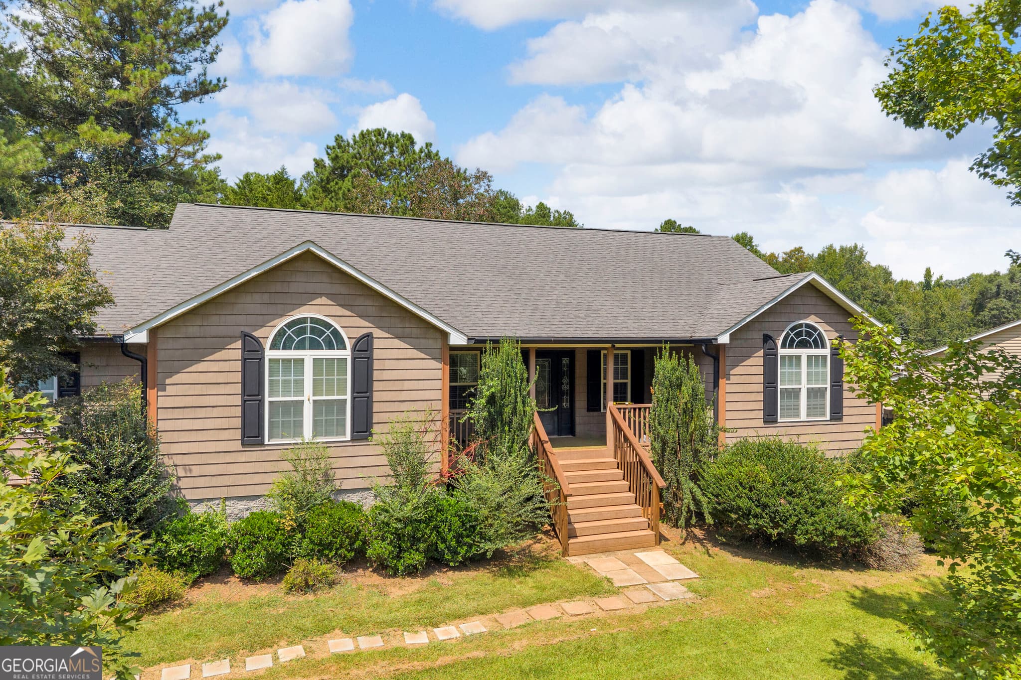 4 bedroom, 2 bathroom, 2,329 sq ft single family residence for sale at 131 Pine Oak Drive, Martin, GA 30557 — photo 1 of 55