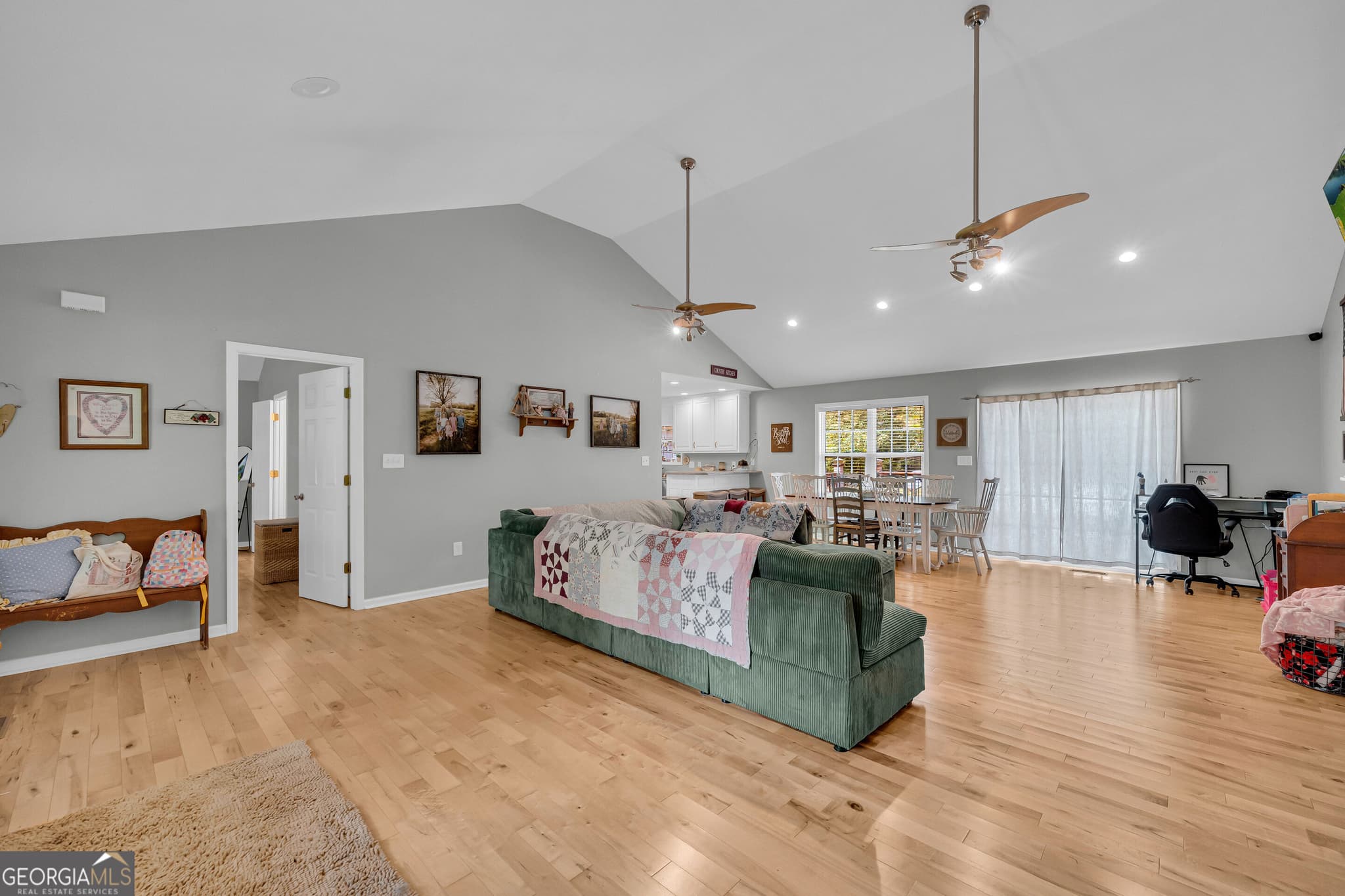 4 bedroom, 2 bathroom, 2,329 sq ft single family residence for sale at 131 Pine Oak Drive, Martin, GA 30557 — photo 8