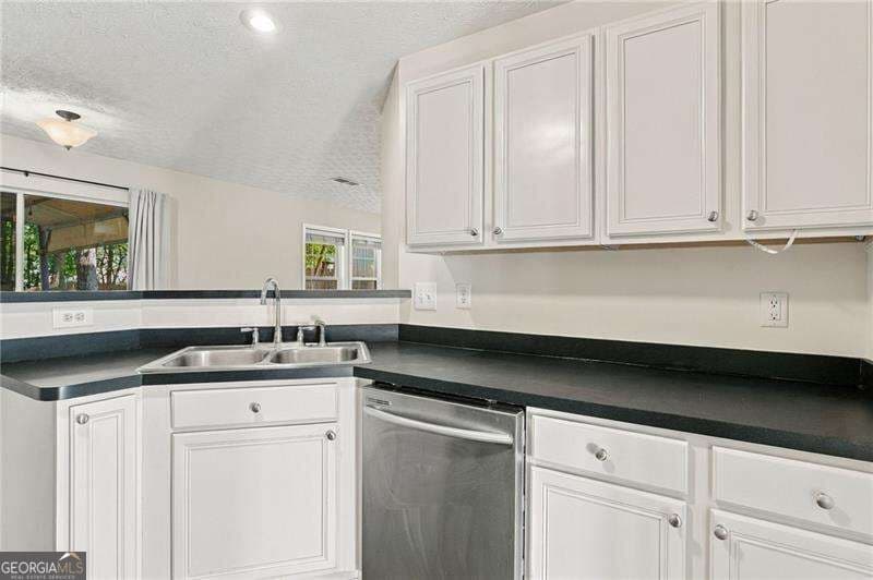 3 bedroom, 2.5 bathroom, 1,816 sq ft single family residence for sale at 4458 High Gate Drive, Acworth, GA 30101 — photo 9