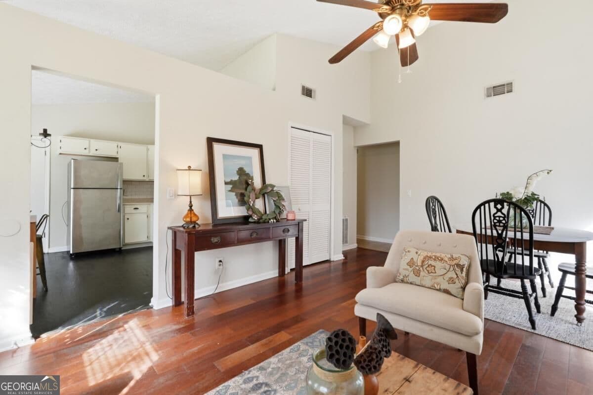 3 bedroom, 2 bathroom single family residence for sale at 2 E White Hawthorne Drive, Savannah, GA 31419 — photo 6