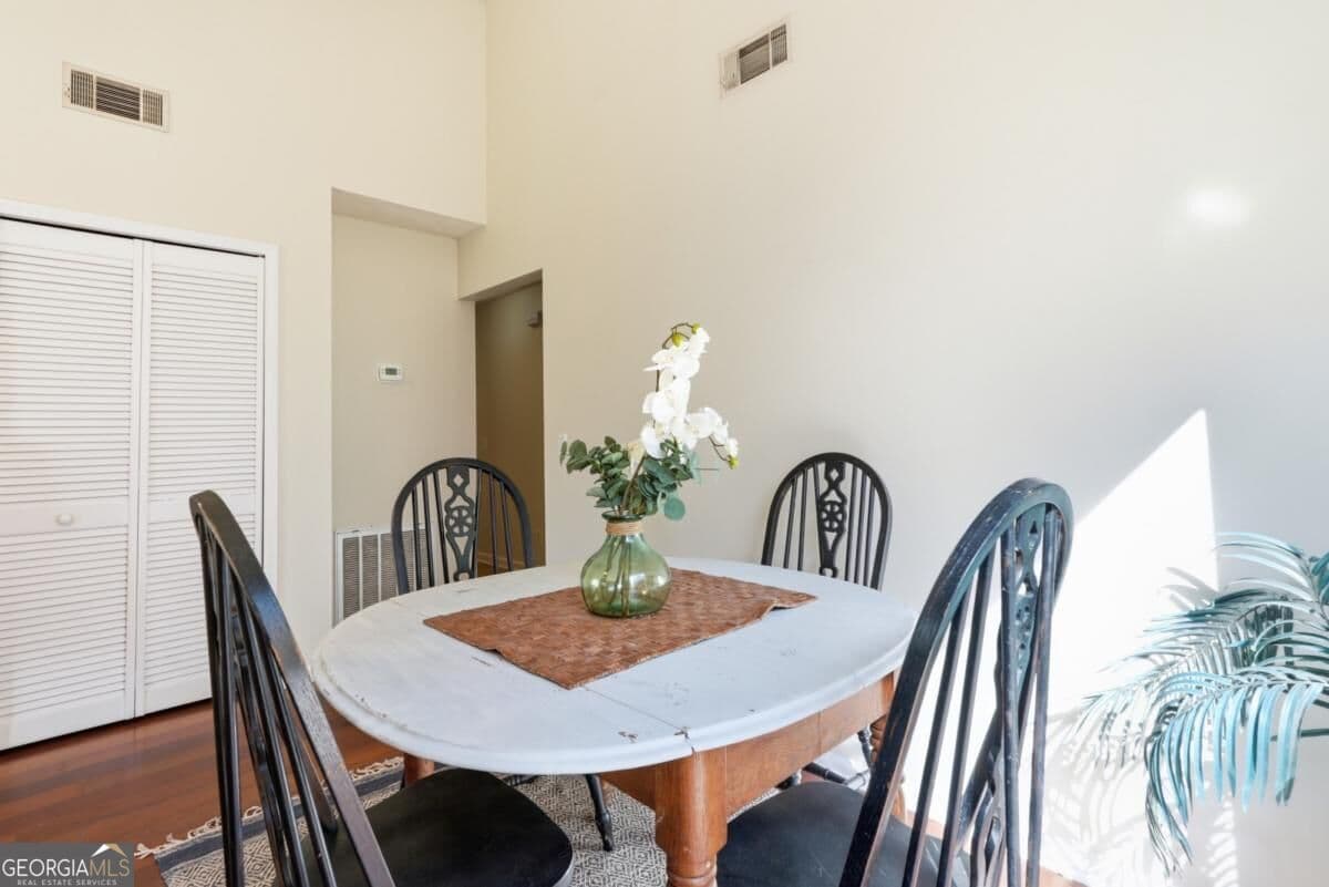 3 bedroom, 2 bathroom single family residence for sale at 2 E White Hawthorne Drive, Savannah, GA 31419 — photo 9