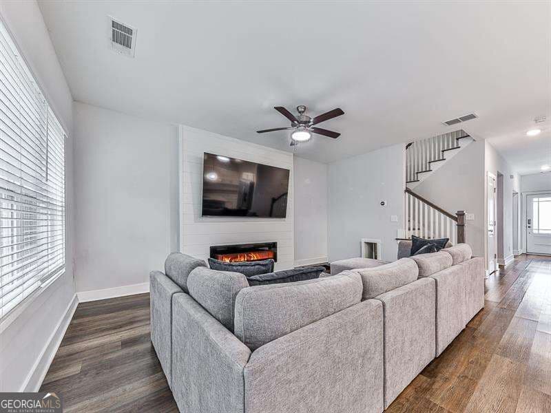 3 bedroom, 2.5 bathroom, 2,266 sq ft townhouse for sale at 43 Towne Villas Drive 7, Jasper, GA 30143 — photo 5