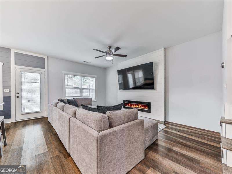 3 bedroom, 2.5 bathroom, 2,266 sq ft townhouse for sale at 43 Towne Villas Drive 7, Jasper, GA 30143 — photo 4