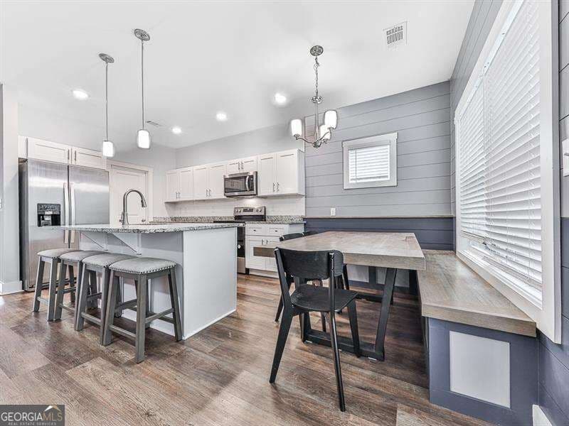 3 bedroom, 2.5 bathroom, 2,266 sq ft townhouse for sale at 43 Towne Villas Drive 7, Jasper, GA 30143 — photo 8