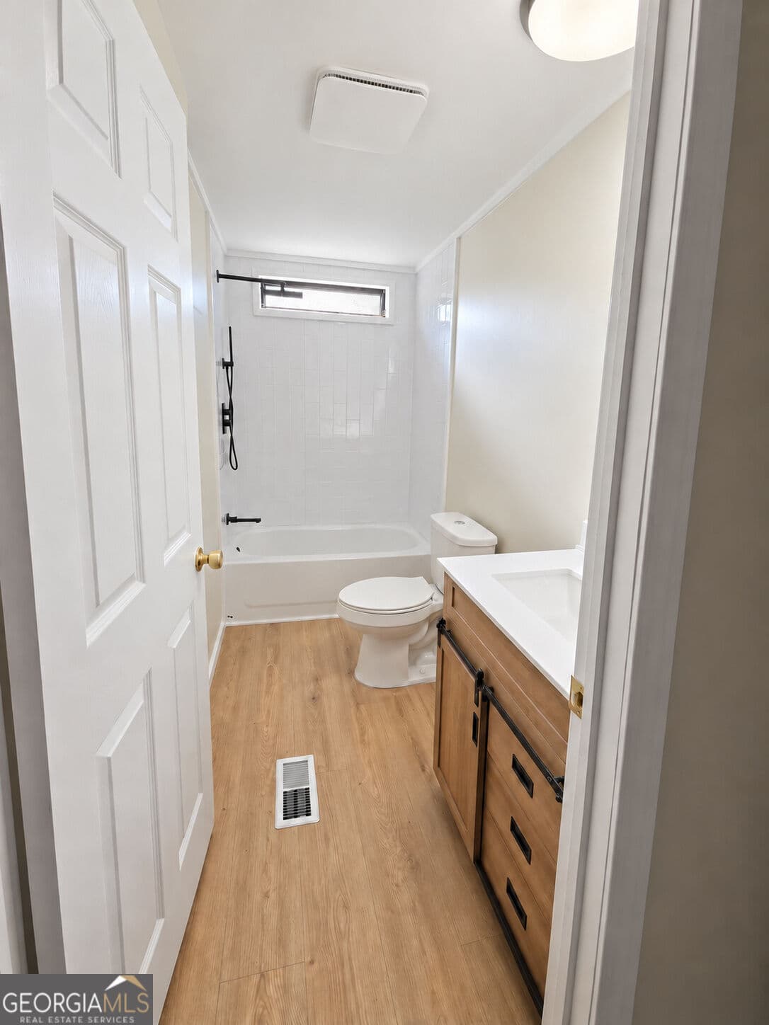 3 bedroom, 3 bathroom, 1,645 sq ft manufactured home,single family residence for sale at 910 Steele Drive, Hampton, GA 30228 — photo 8