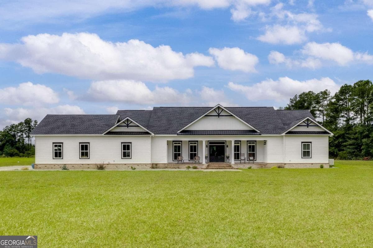 4 bedroom, 3 bathroom, 3,328 sq ft single family residence sold at 3695 Mill Branch Club Road, Pembroke, GA 31321