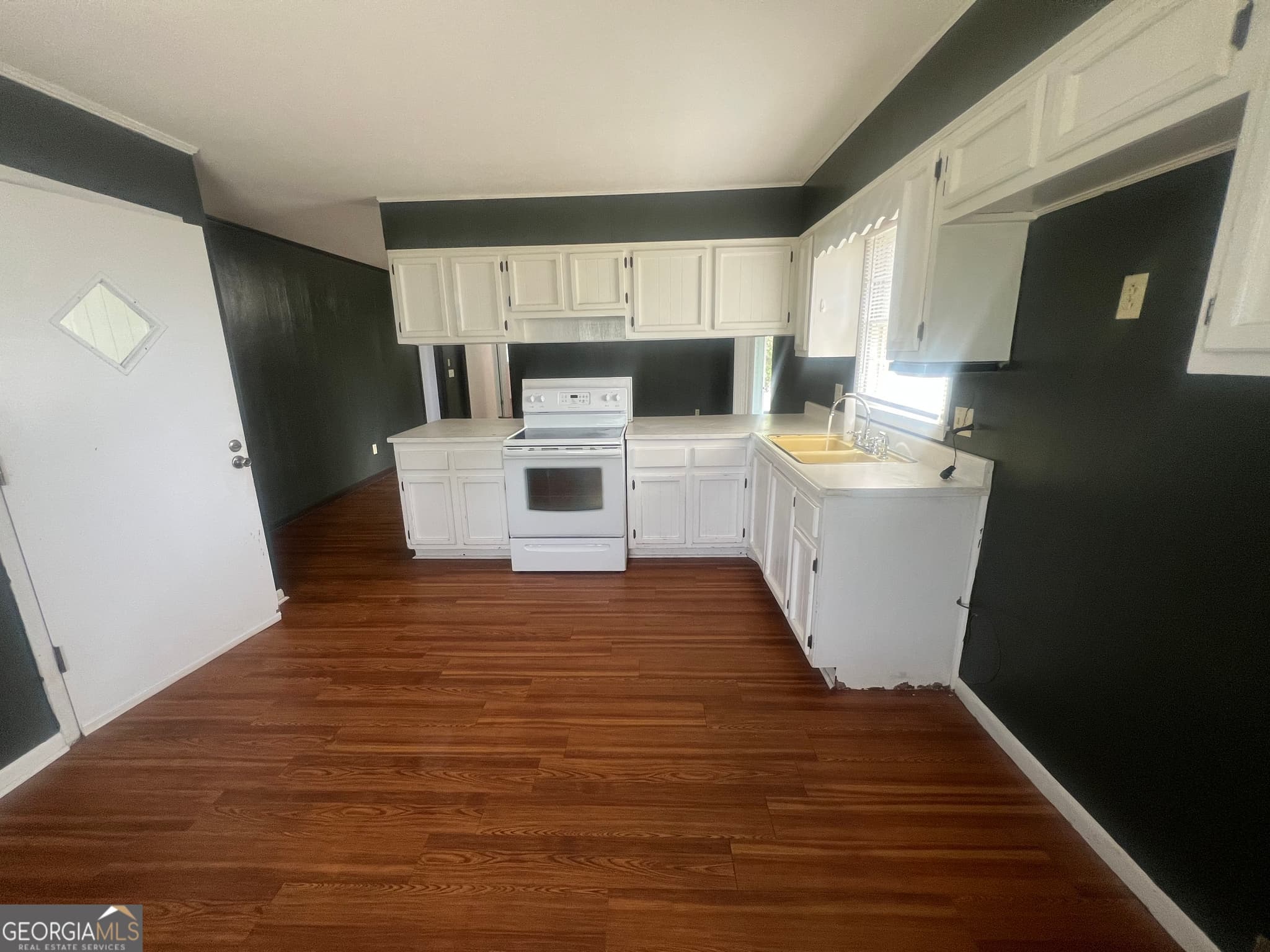 3 bedroom, 2 bathroom, 1,480 sq ft single family residence for sale at 2103 Aimwell Road, Vidalia, GA 30474 — photo 2