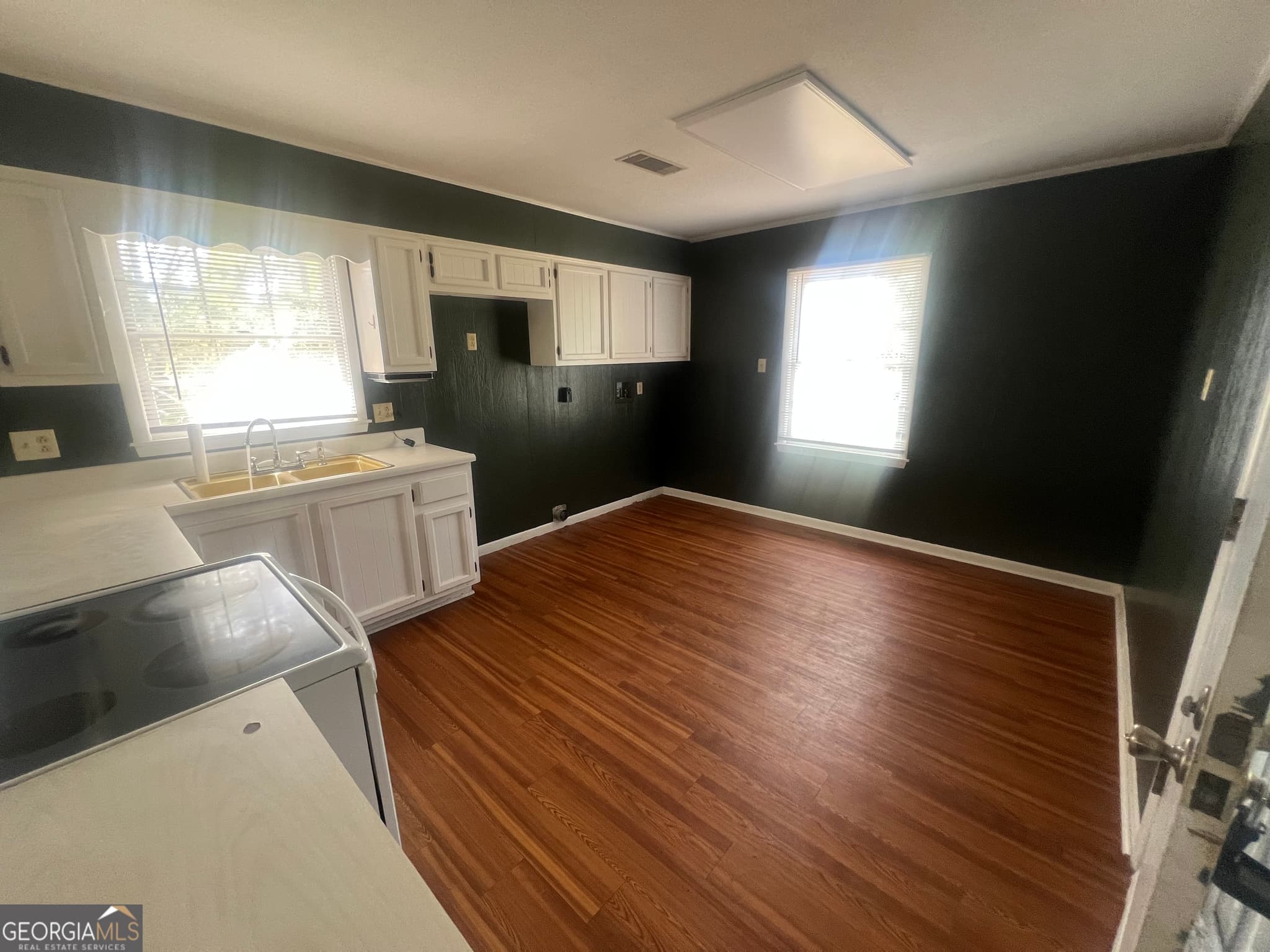 3 bedroom, 2 bathroom, 1,480 sq ft single family residence for sale at 2103 Aimwell Road, Vidalia, GA 30474 — photo 3