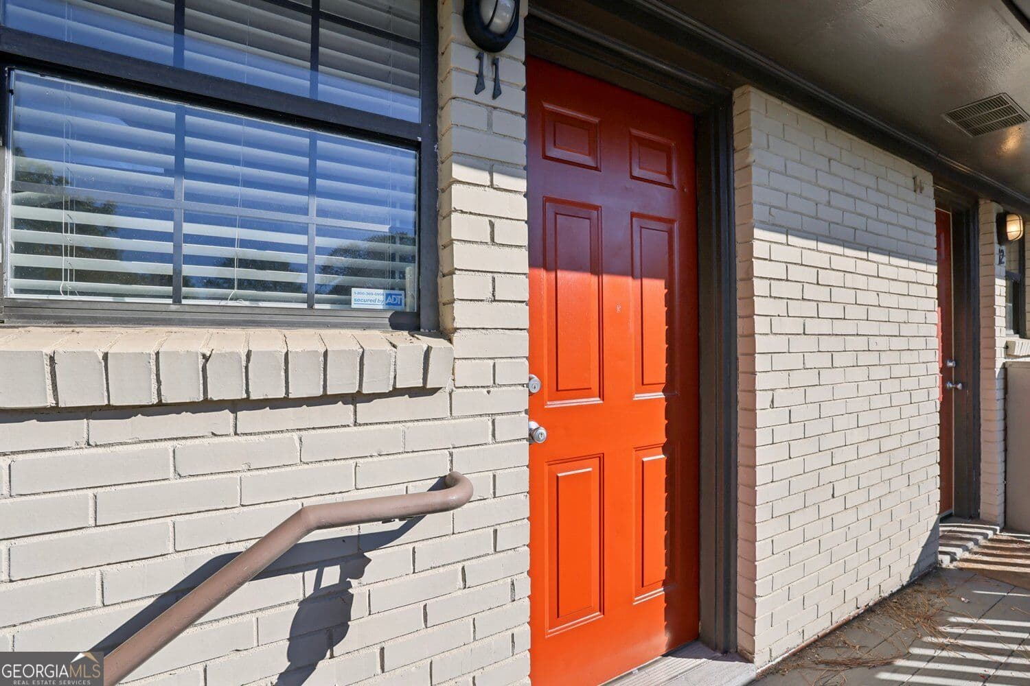 2 bedroom, 1 bathroom, 840 sq ft condominium for sale at 410 Candler Park Drive G11, Atlanta, GA 30307 — photo 2